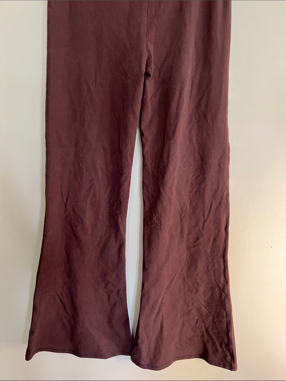 Comfrt Fold-Over Waist Flared leggings in Dark Brown - Picture 8 of 9